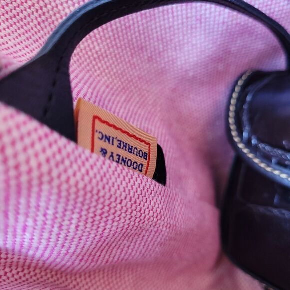 Dooney and Bourke Vintage Croc Embossed hand bag - Picture 9 of 12